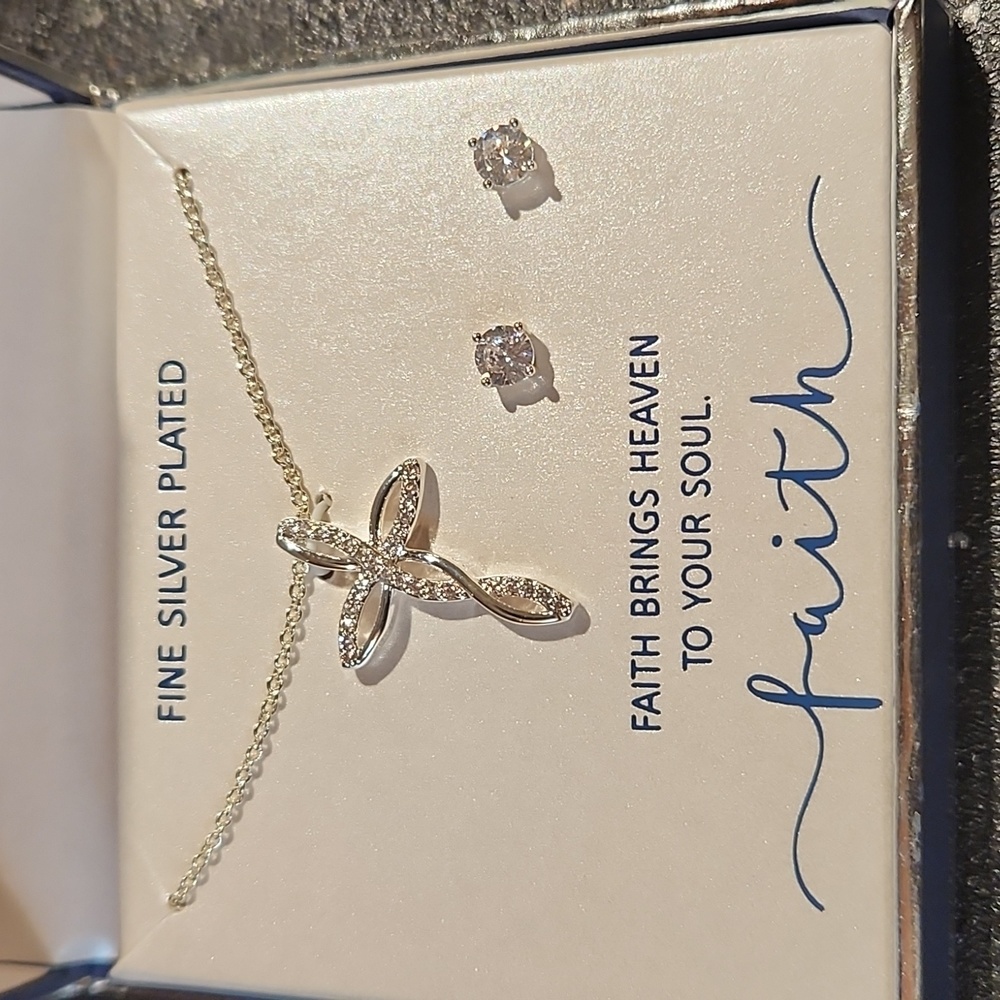 Earrings and Pendant set